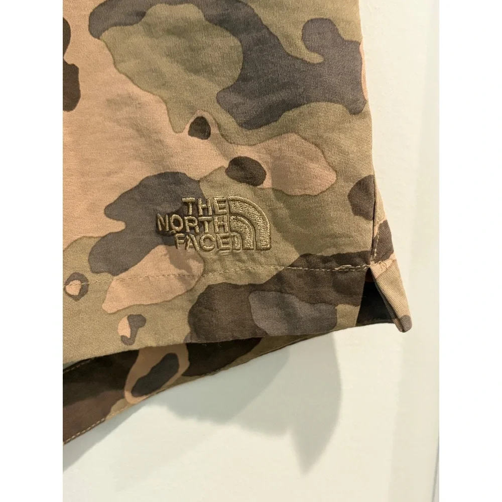 The North Face Womens‎ Class V Camo Shorts Size Large Drawstring